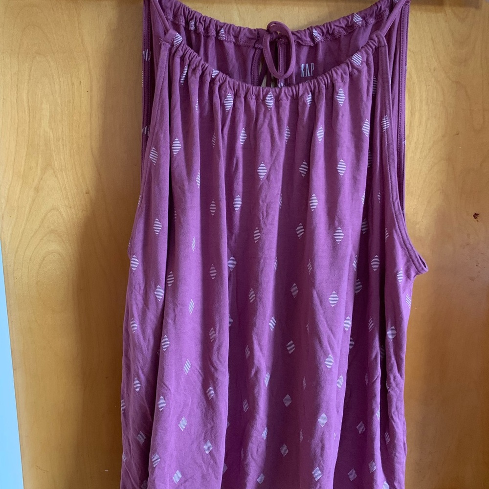 Spaghetti Strap tank with keyhole and tie 🌻